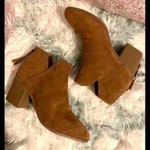New✨Forever 21•Faux Suede Notched•Brown Booties